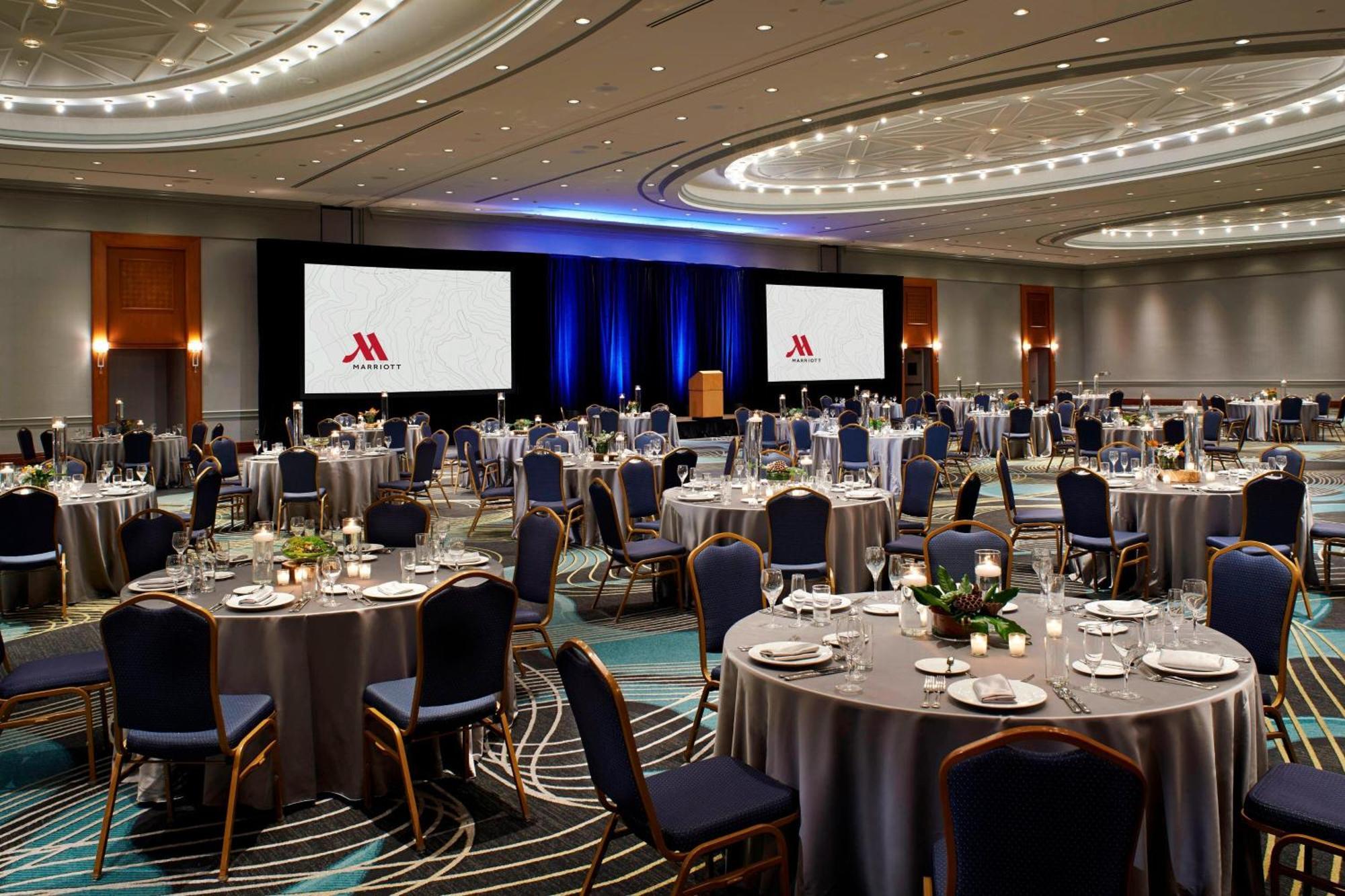 Marriott At The Renaissance Center Hotel