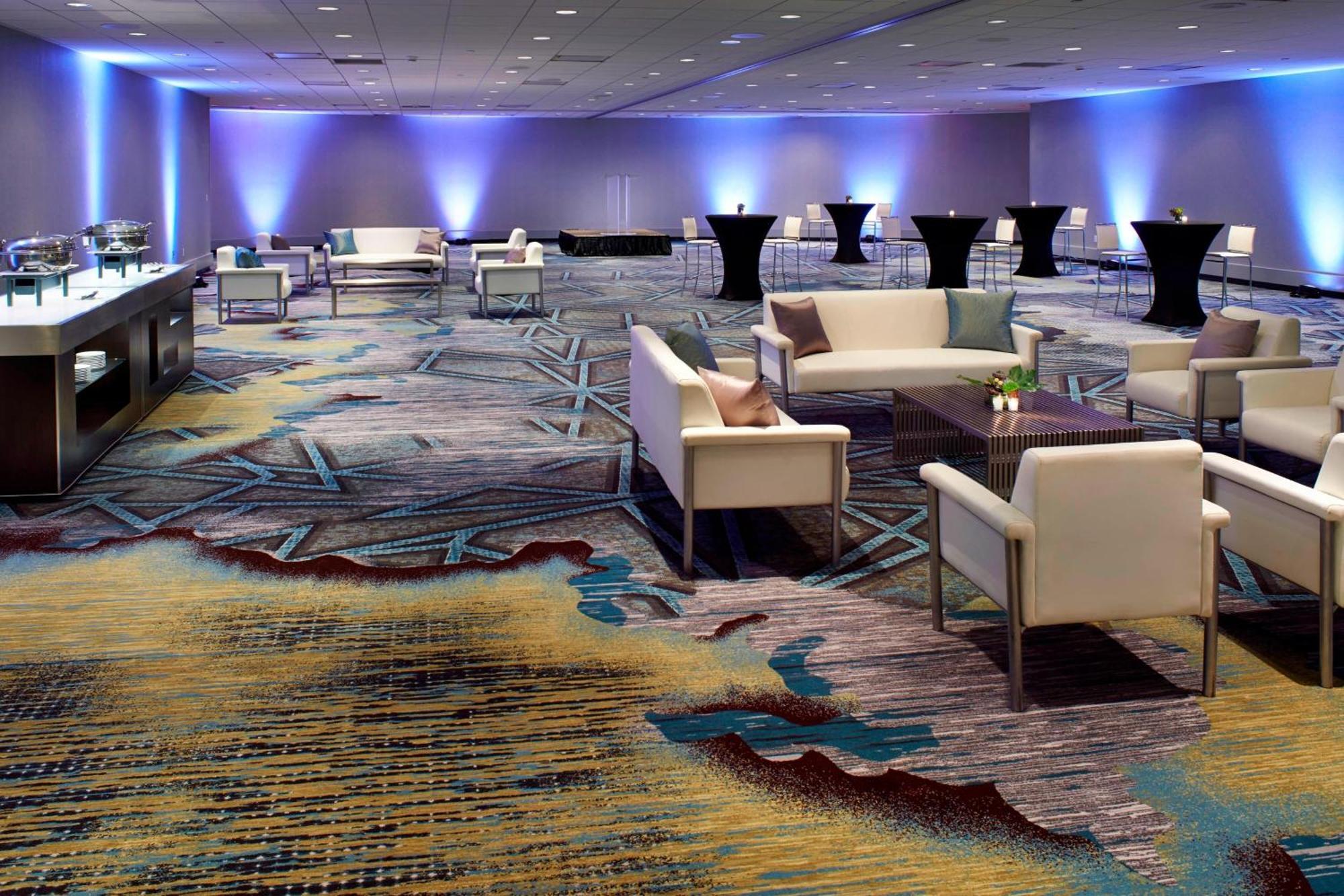 Marriott At The Renaissance Center 3*