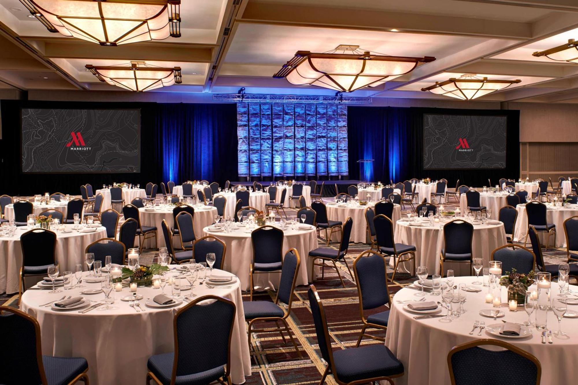 Marriott At The Renaissance Center Hotel Detroit
