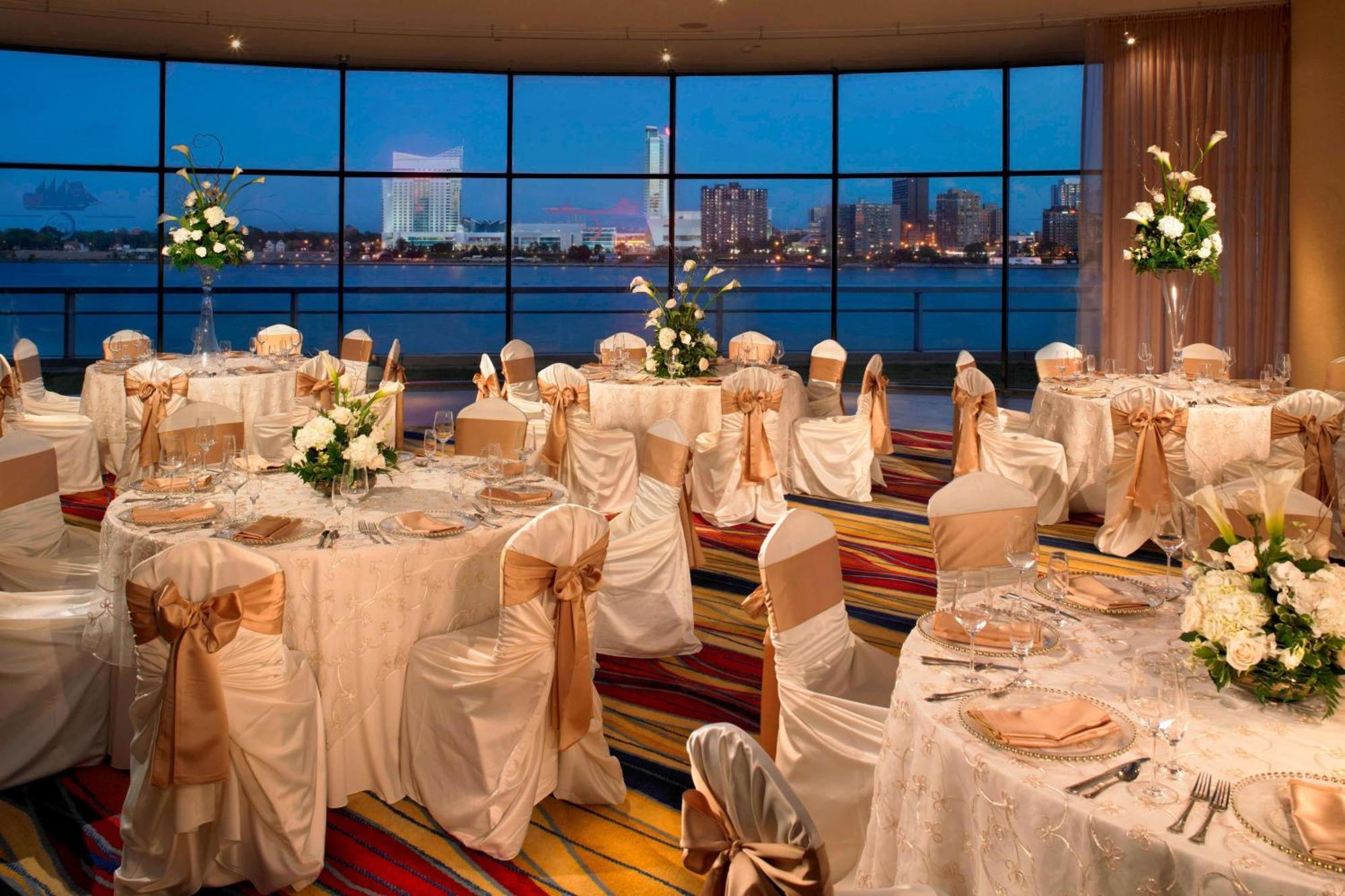 Marriott At The Renaissance Center Hotel Detroit