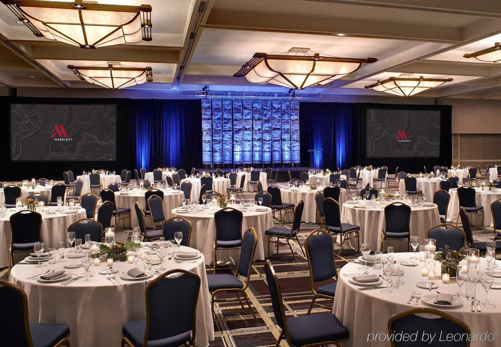 Hotel Marriott At The Renaissance Center 3*